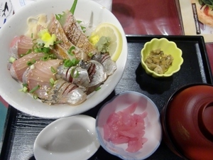 地魚漬け丼